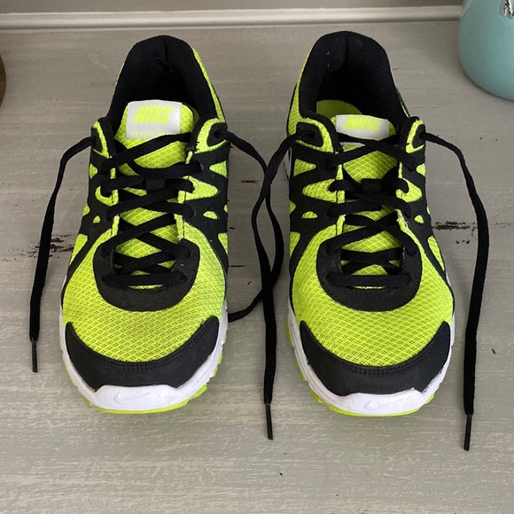 Size 5Y Nike sneakers. Neon and black. Very comfortable. Great condition! - Picture 1 of 5